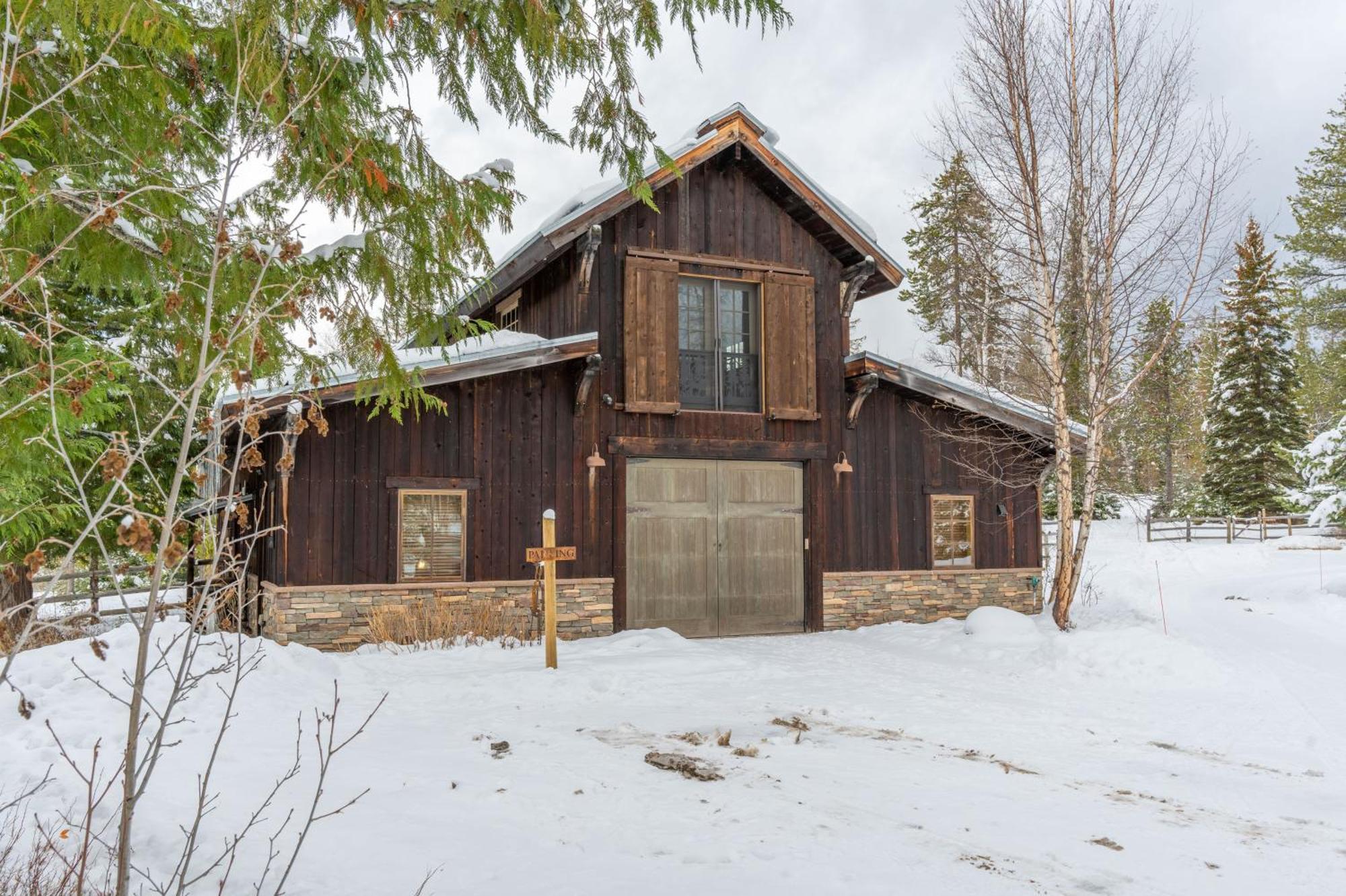 The Stalls At Whitefish Exterior foto
