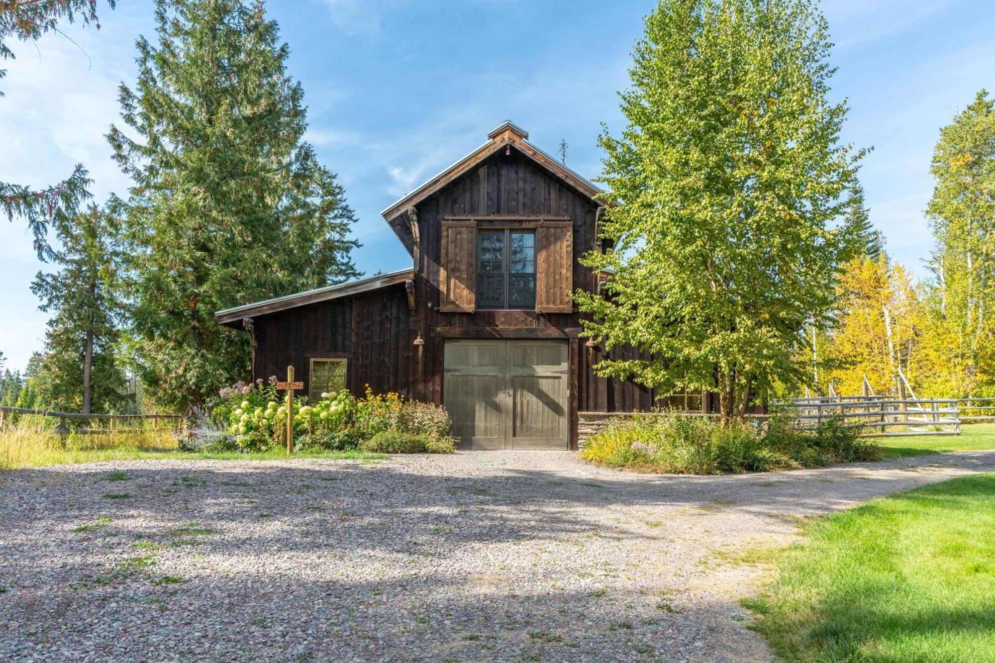 The Stalls At Whitefish Exterior foto
