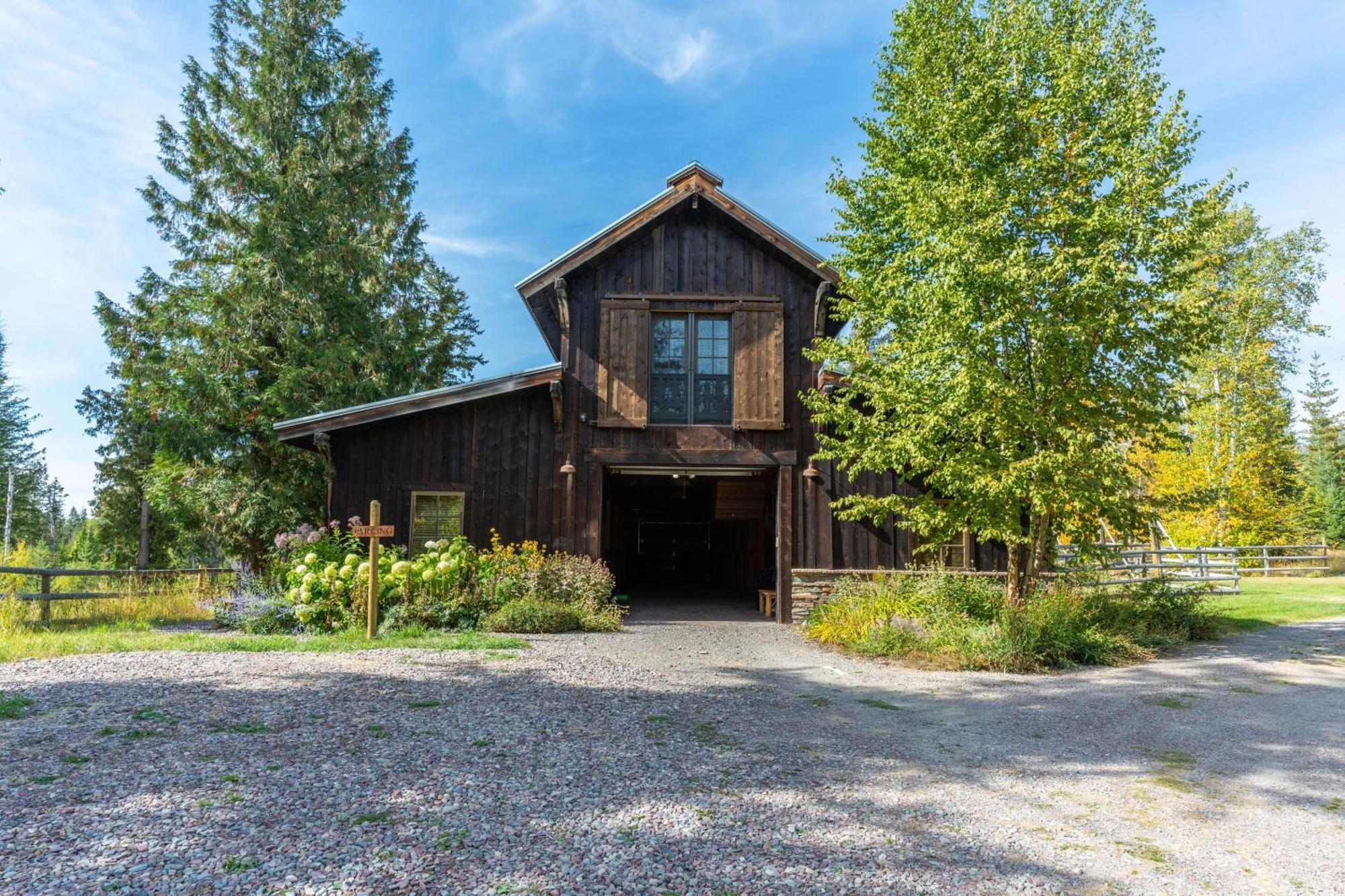 The Stalls At Whitefish Exterior foto